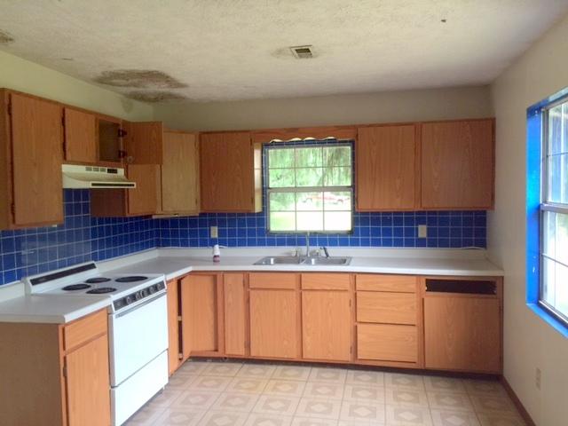 1546 Blockhouse Road Maryville, TN 37803 - Photo 8 of 10 kitchen