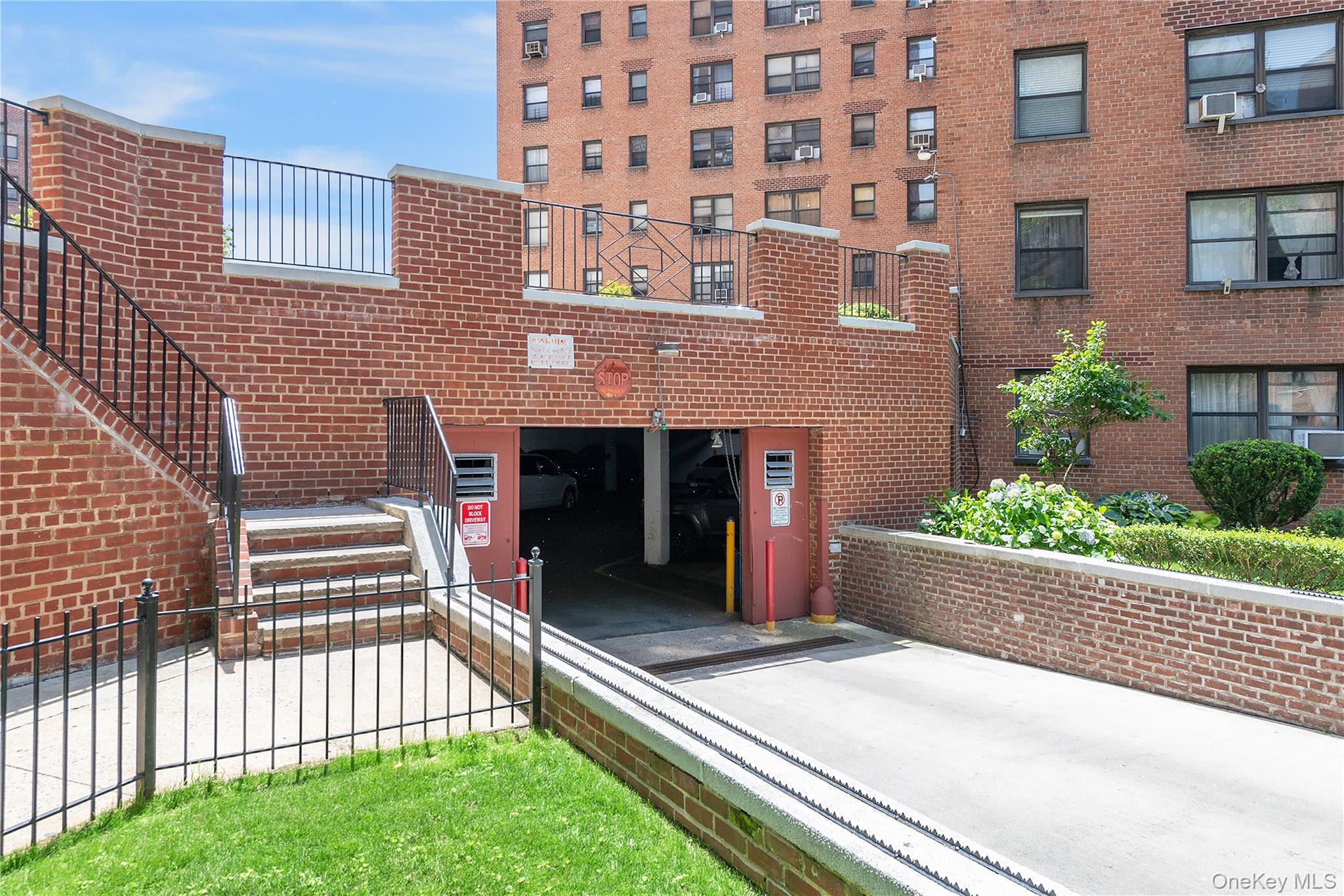 99-32 66th Road, Unit 5W Queens, NY 11374 - Photo 18 of 20 Gallery Image 18