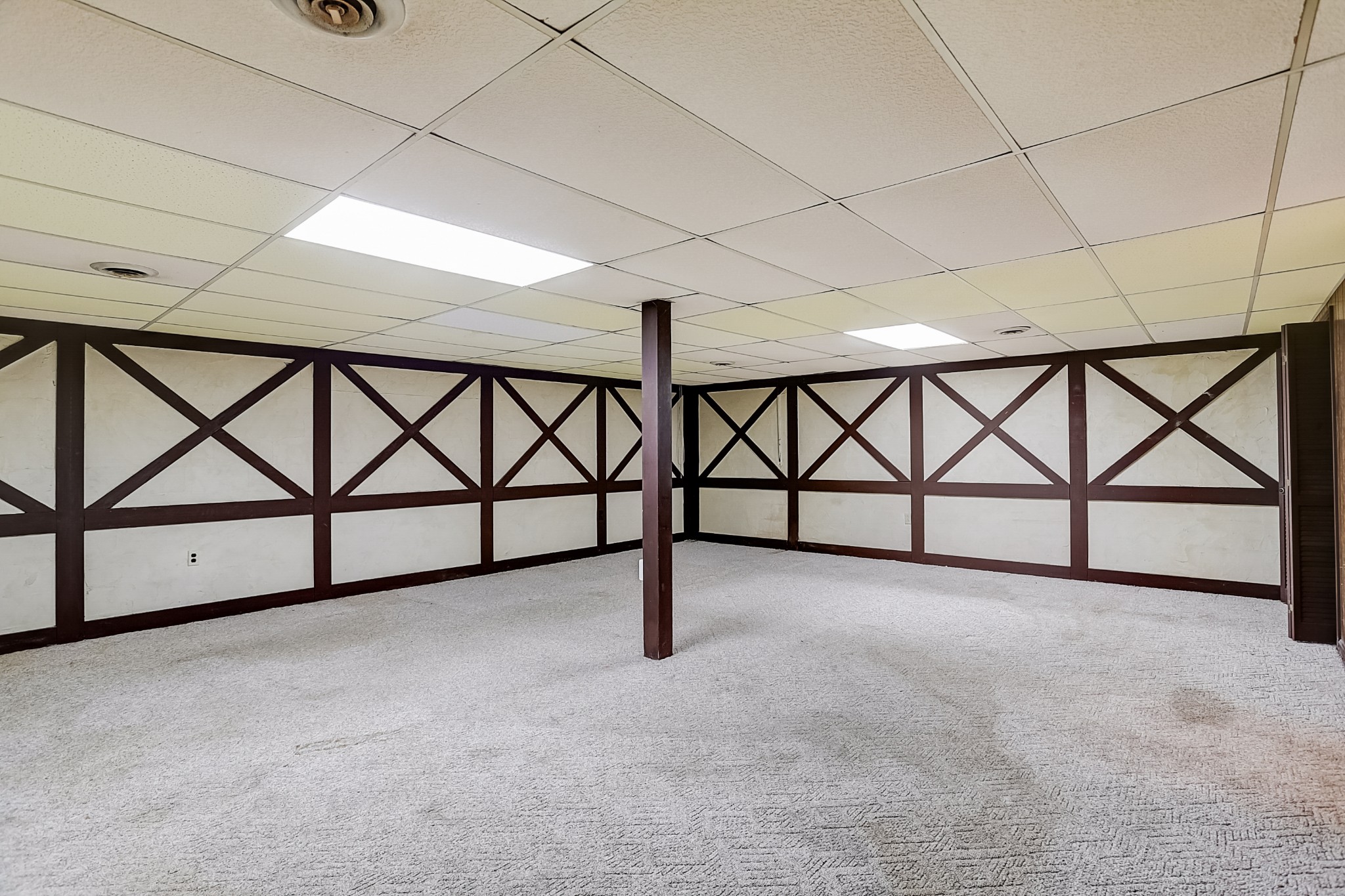 112 Lee Road Dickson, TN 37055 - Photo 19 of 29 a view of an empty room with a window