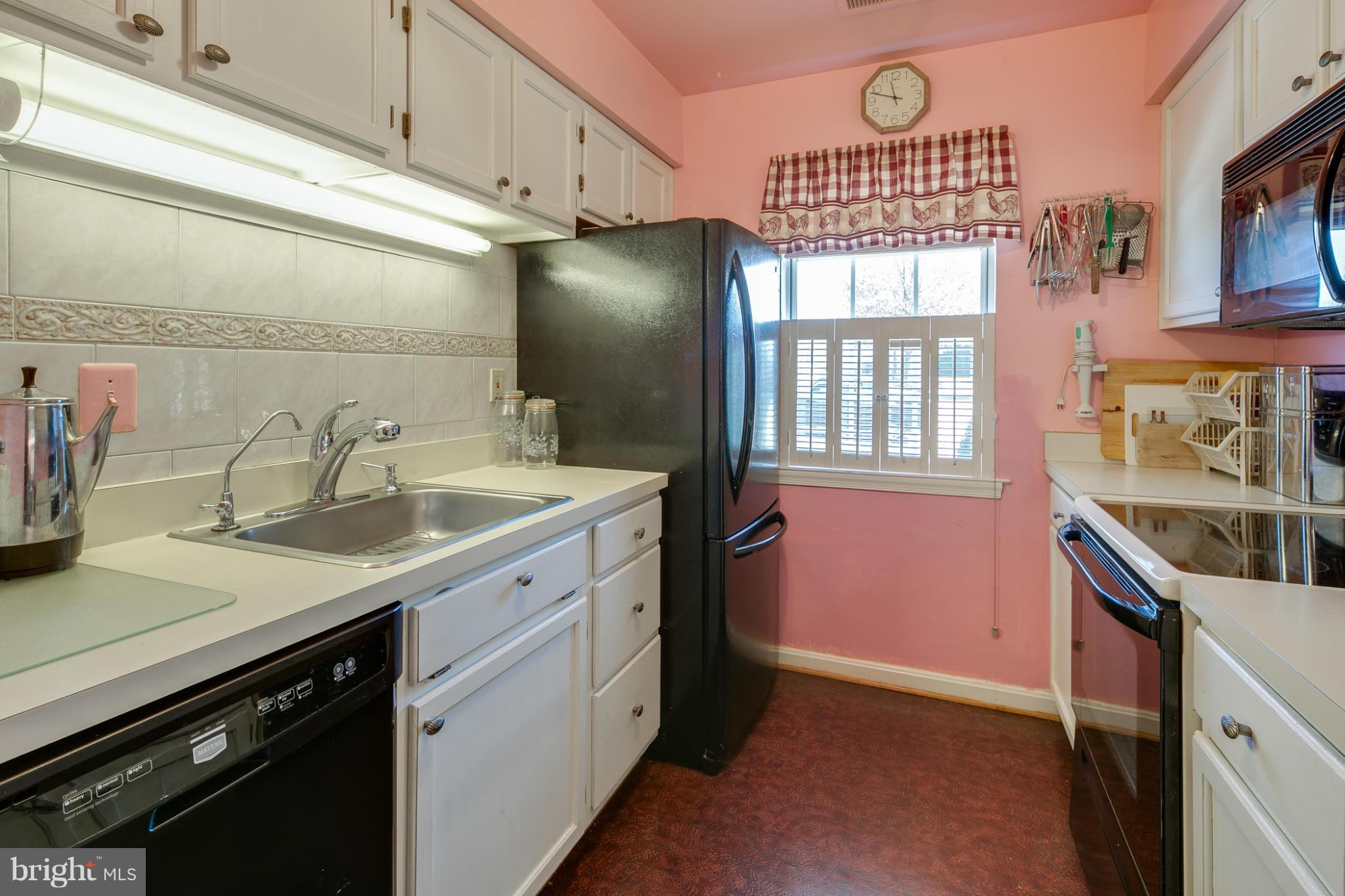 9272 Cherry Lane, Unit 74 Laurel, MD 20708 - Photo 11 of 29 Kitchen