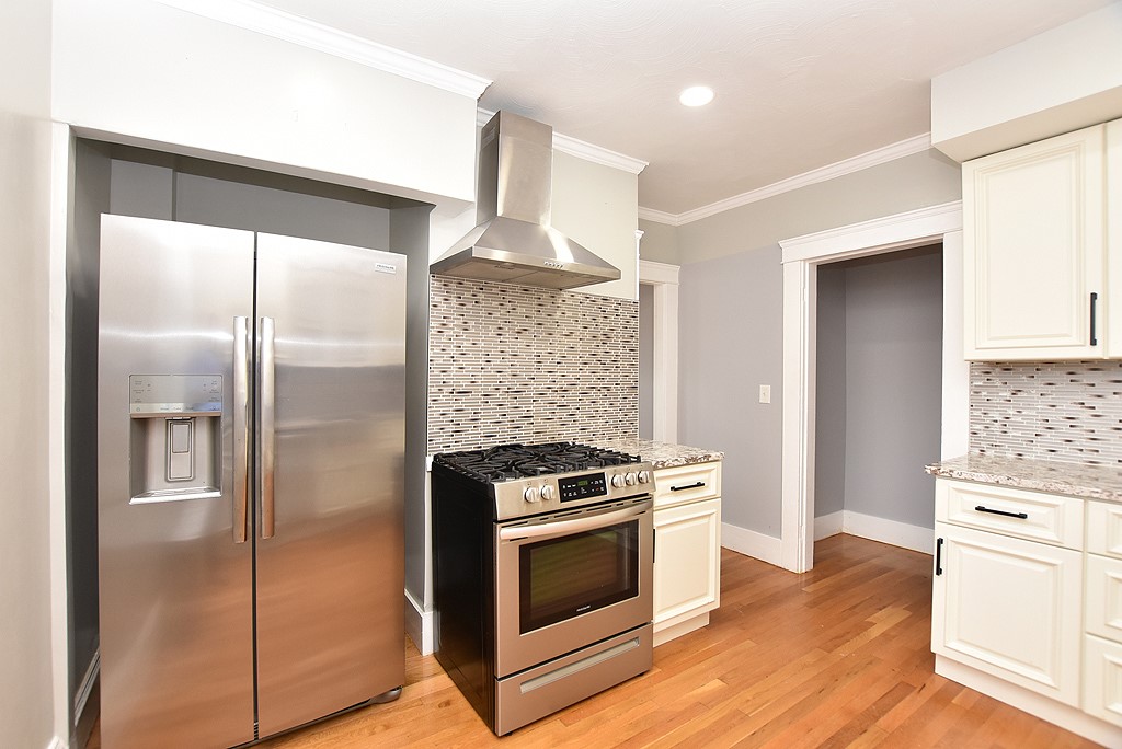 48 Dodge Street Pawtucket, RI 02860 - Photo 4 of 8