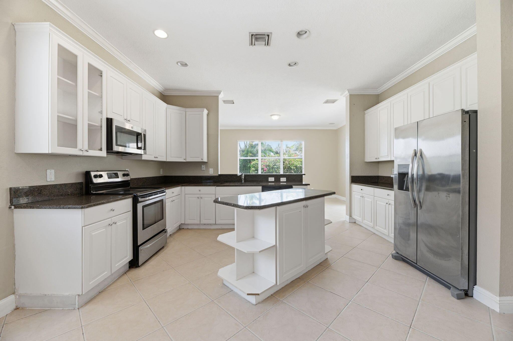 126 Magnolia Way Jupiter, FL 33469 - Photo 12 of 37 ListerPros_007