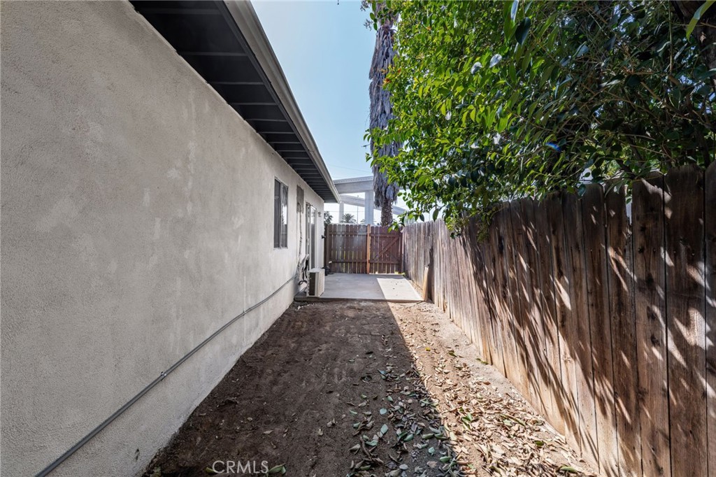 2121 Down Street Riverside, CA 92507 - Photo 20 of 75