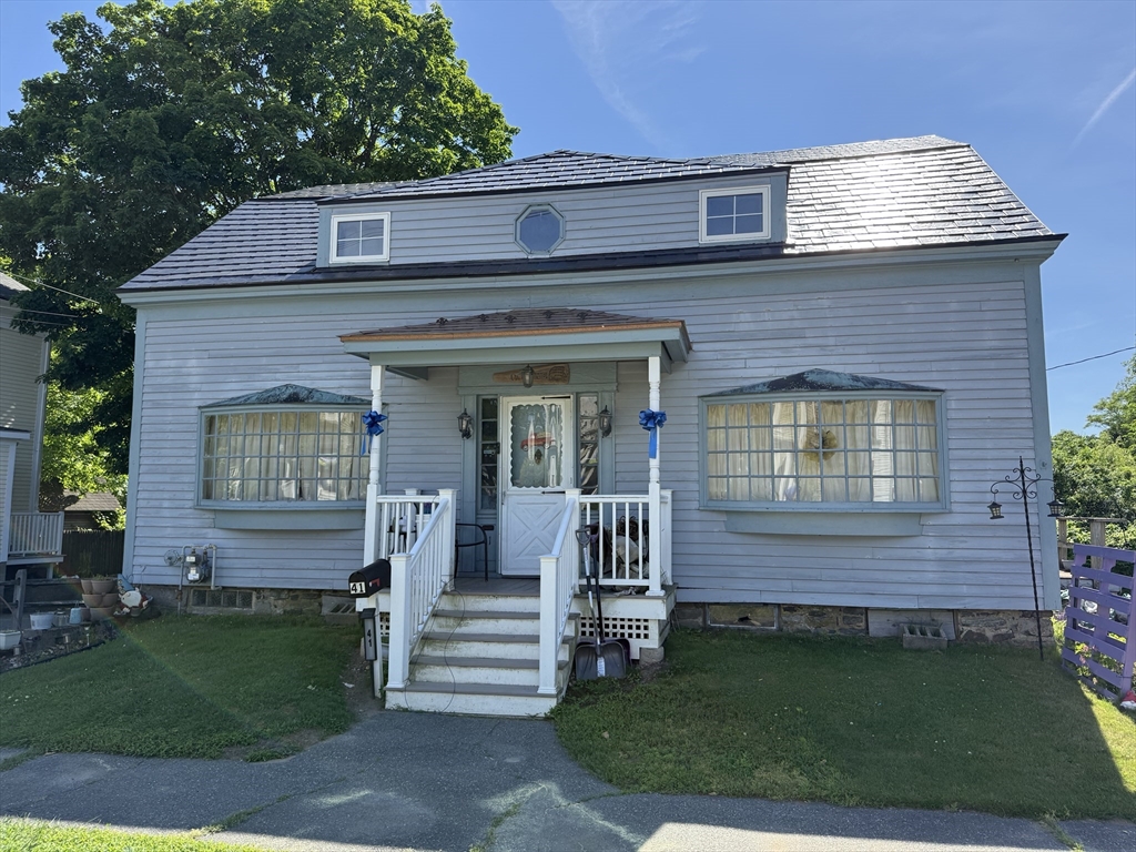 41 East Main Street Georgetown, MA 01833 - Photo 1 of 3