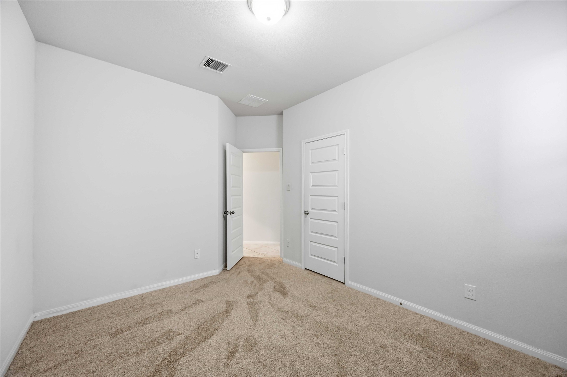 2425 Temple Crag Drive Rosharon, TX 77583 - Photo 21 of 32 Versatile bedroom offering flexibility to fit your family's needs.