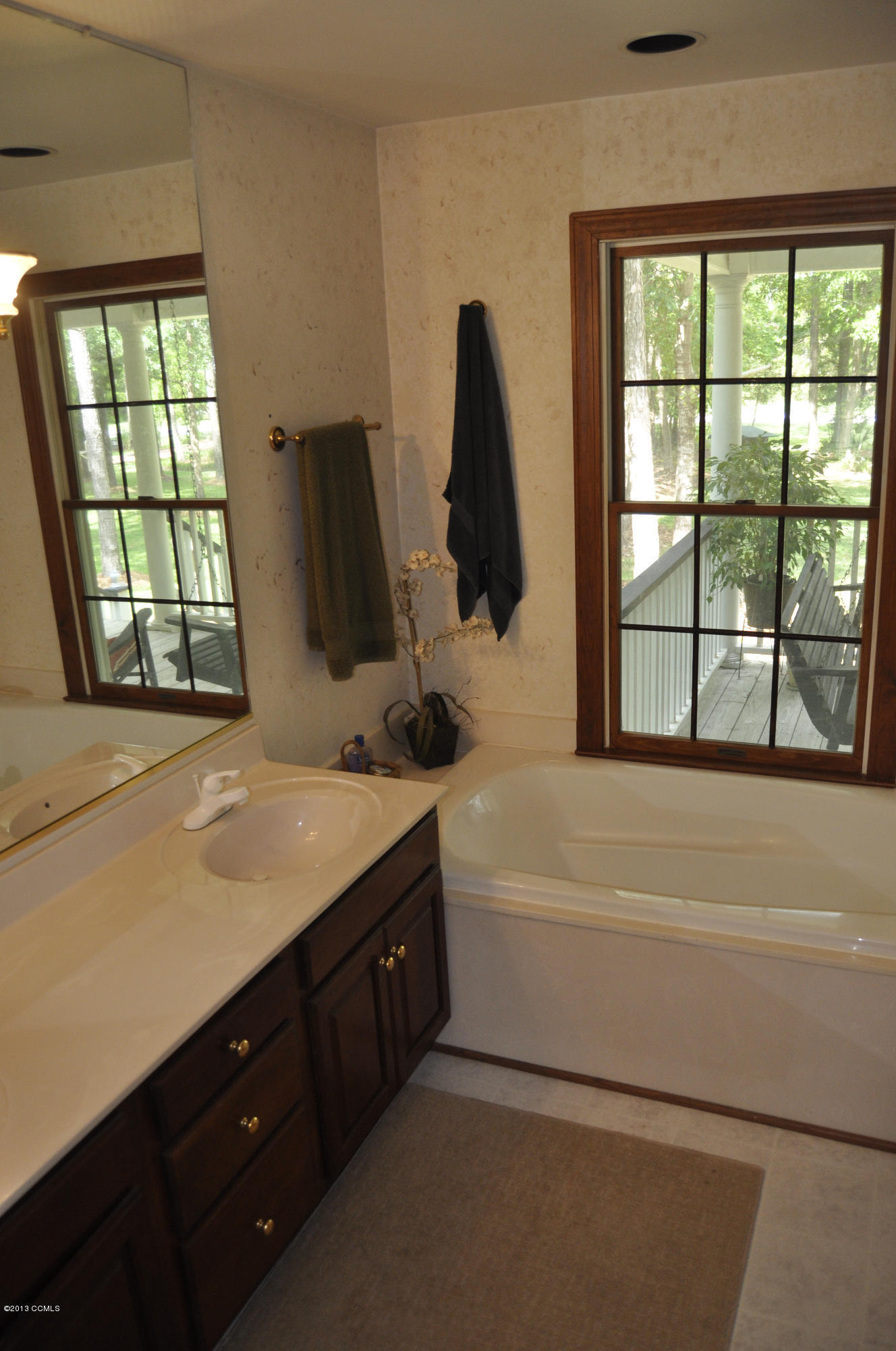 153 Thurman Road Beaufort, NC 28516 - Photo 23 of 39 Master bath