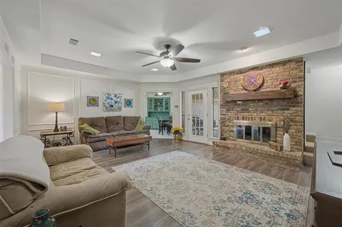 $434,000 | 4105 Woodcastle Court, Arlington, TX 76016