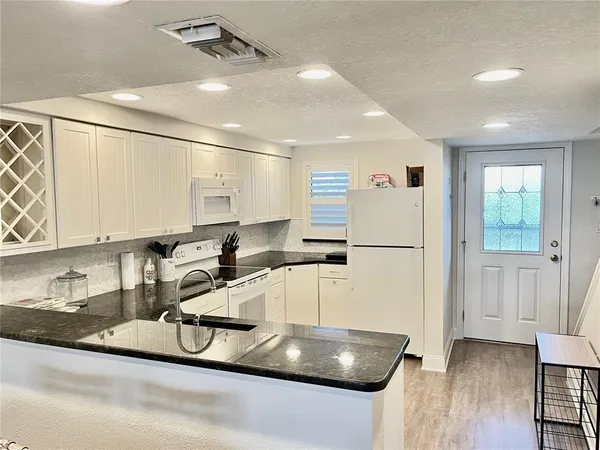 $3,800 | 2100 North Peninsula Avenue, Unit 2160, New Smyrna Beach, FL 32169