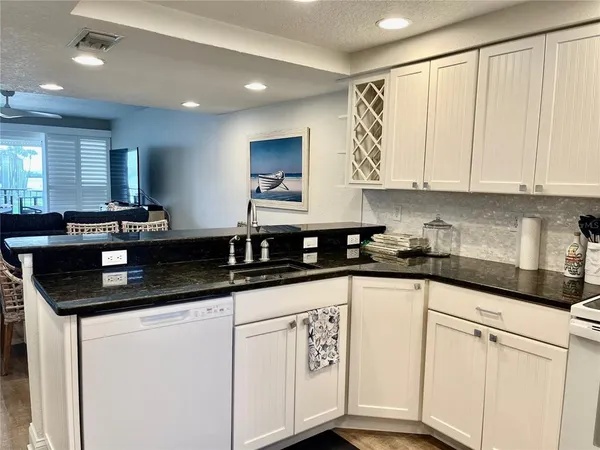 $3,800 | 2100 North Peninsula Avenue, Unit 2160, New Smyrna Beach, FL 32169