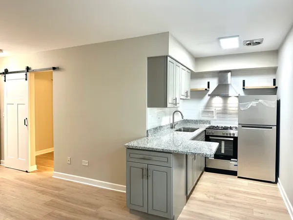 $1,675 | 2629 North Hampden Court, Unit 212, Chicago, IL 60614