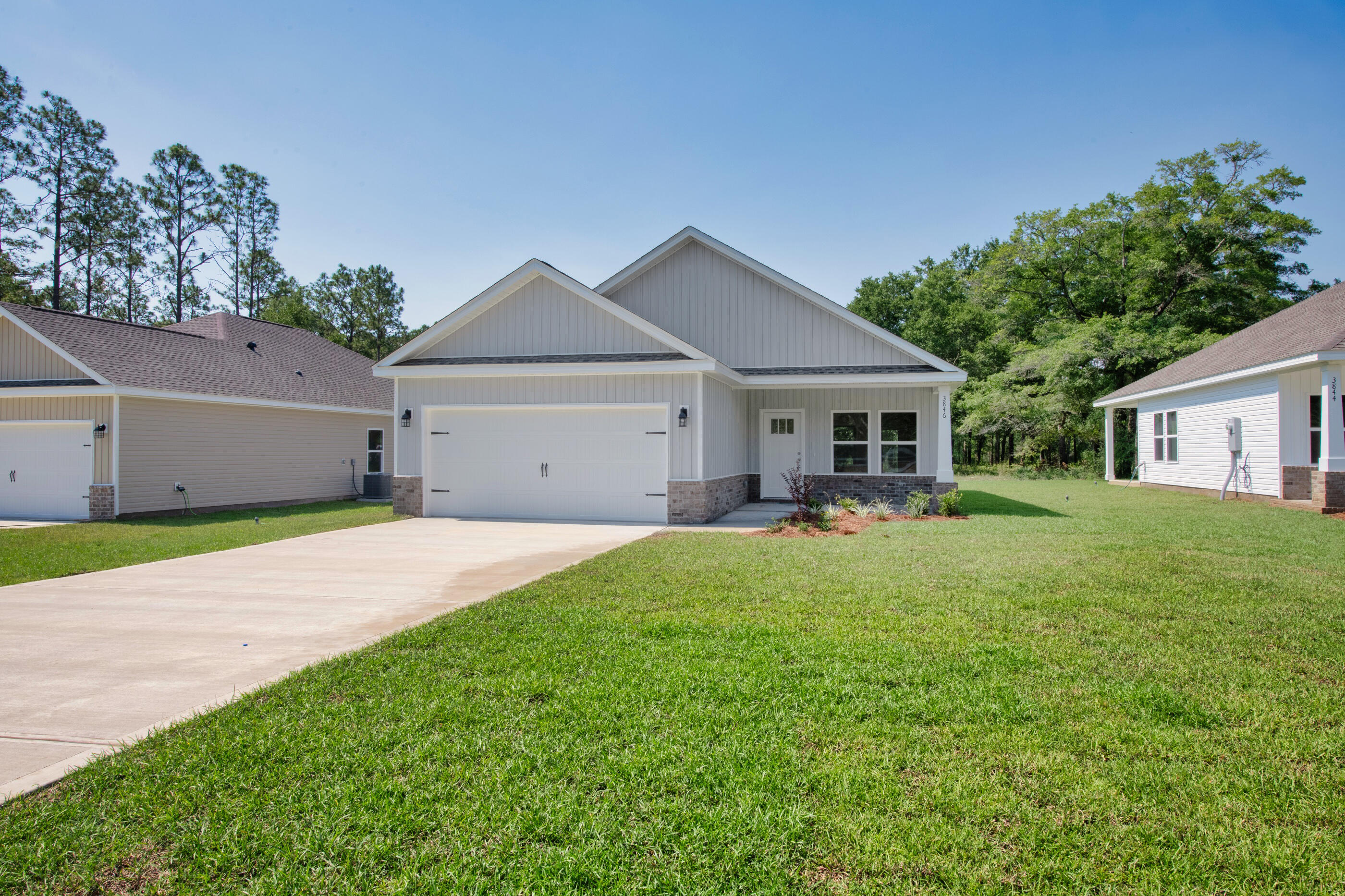 3848 Poverty Creek Road Crestview, FL 32539 - Photo 4 of 20 a front view of house with yard and green space