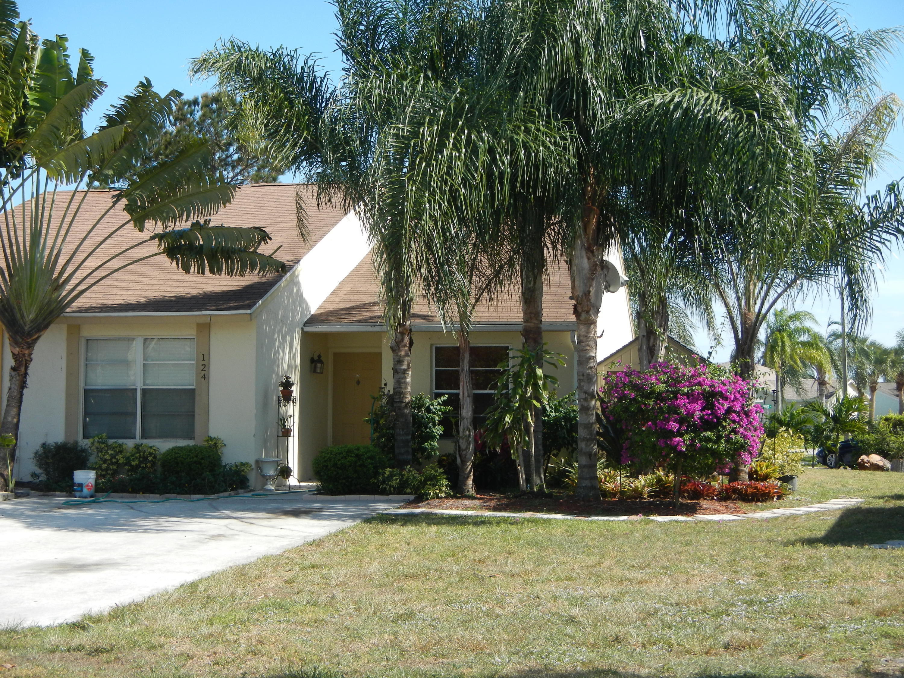 124 Pinewood Court Jupiter, FL 33458 - Photo 1 of 40 Exterior Front