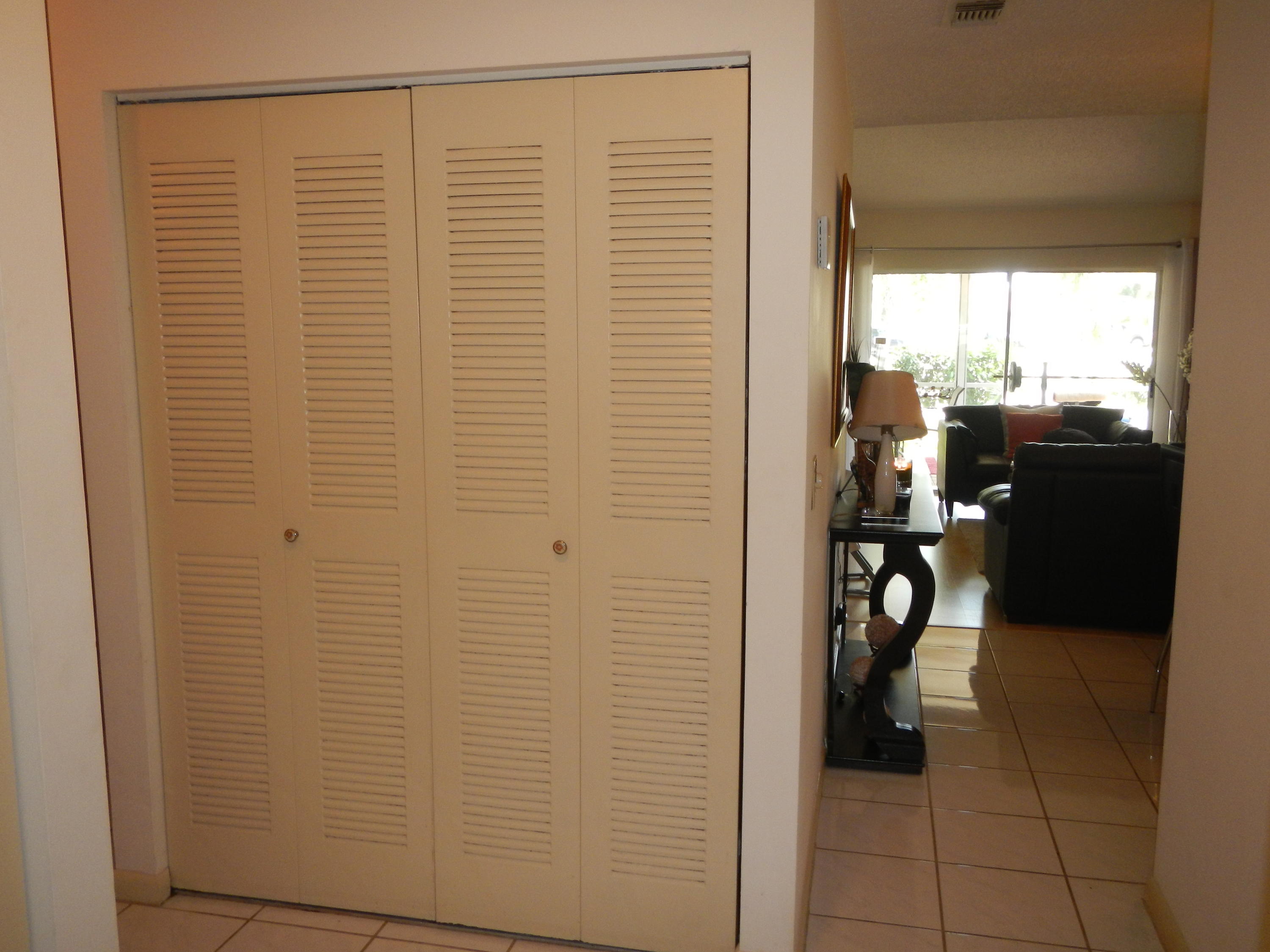 124 Pinewood Court Jupiter, FL 33458 - Photo 14 of 40 DSCN2340