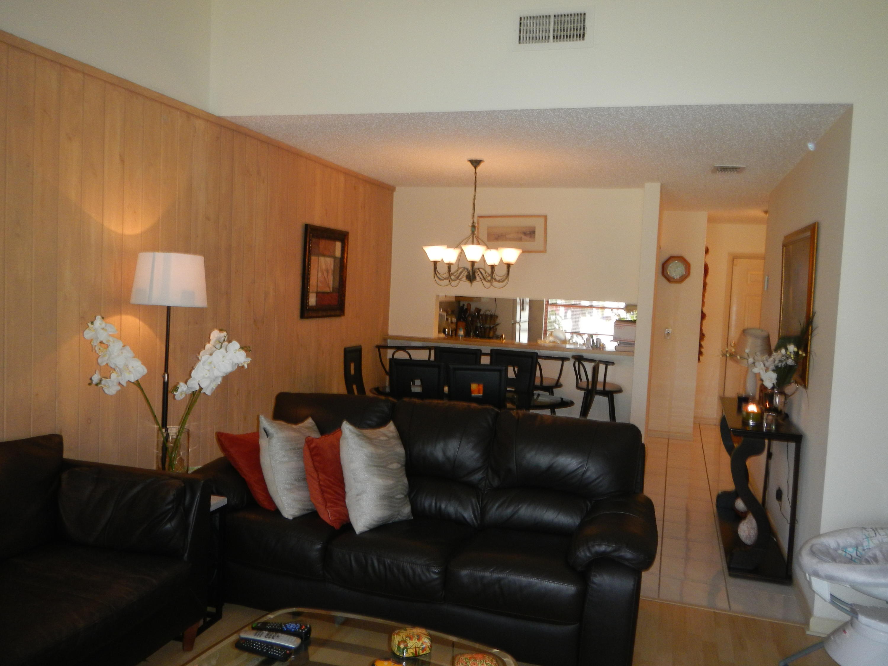 124 Pinewood Court Jupiter, FL 33458 - Photo 3 of 40 DSCN2322