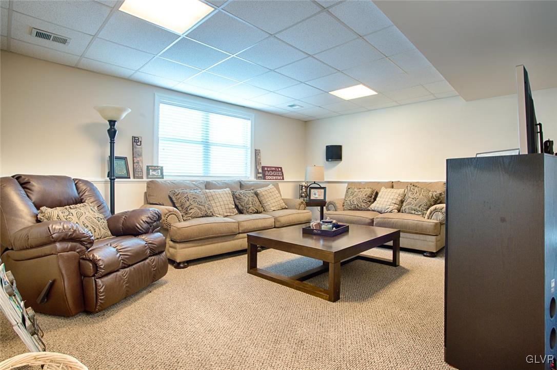 97 Labar Road Bangor, PA 18013 - Photo 8 of 25 Spacious family room