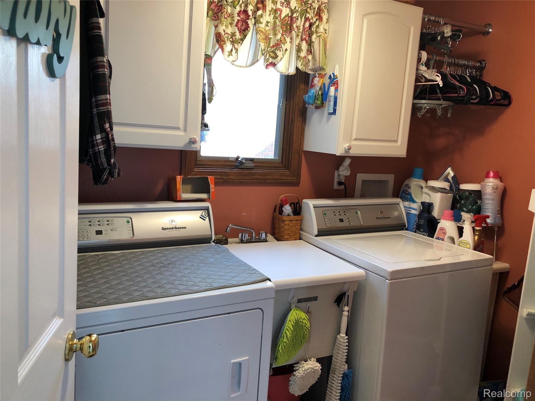 16521 Rosa Lane Southgate, MI 48195 - Photo 28 of 72 15FF04F0-387B-43F3-999E-97FFE7C70D4B.jpeg