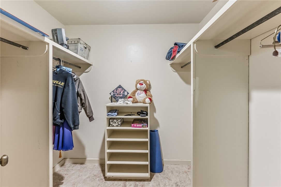 1100 Broadmoor Drive Bryan, TX 77802 - Photo 32 of 48 Large closets in all bedrooms!