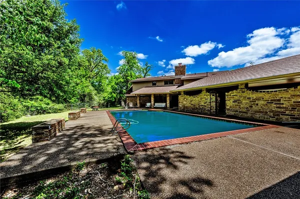 $949,000 | 1100 Broadmoor Drive, Bryan, TX 77802