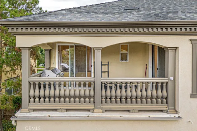 front view of a roof