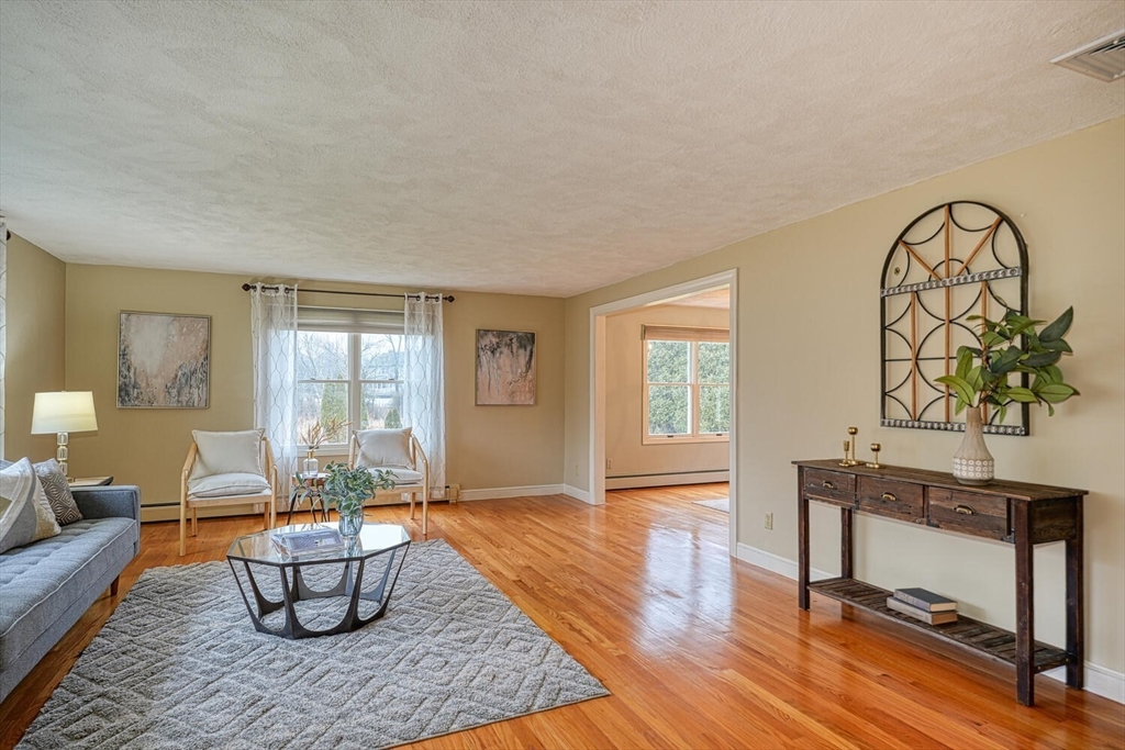 3 Jericho Road Woburn, MA 01801 - Photo 6 of 41 Gallery Image 6