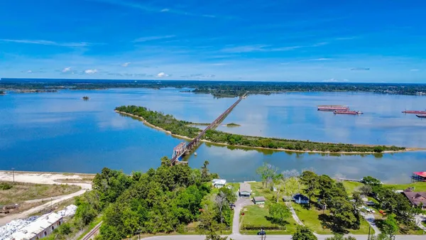 $1,495 | 17111 River Road, Unit A, Channelview, TX 77530