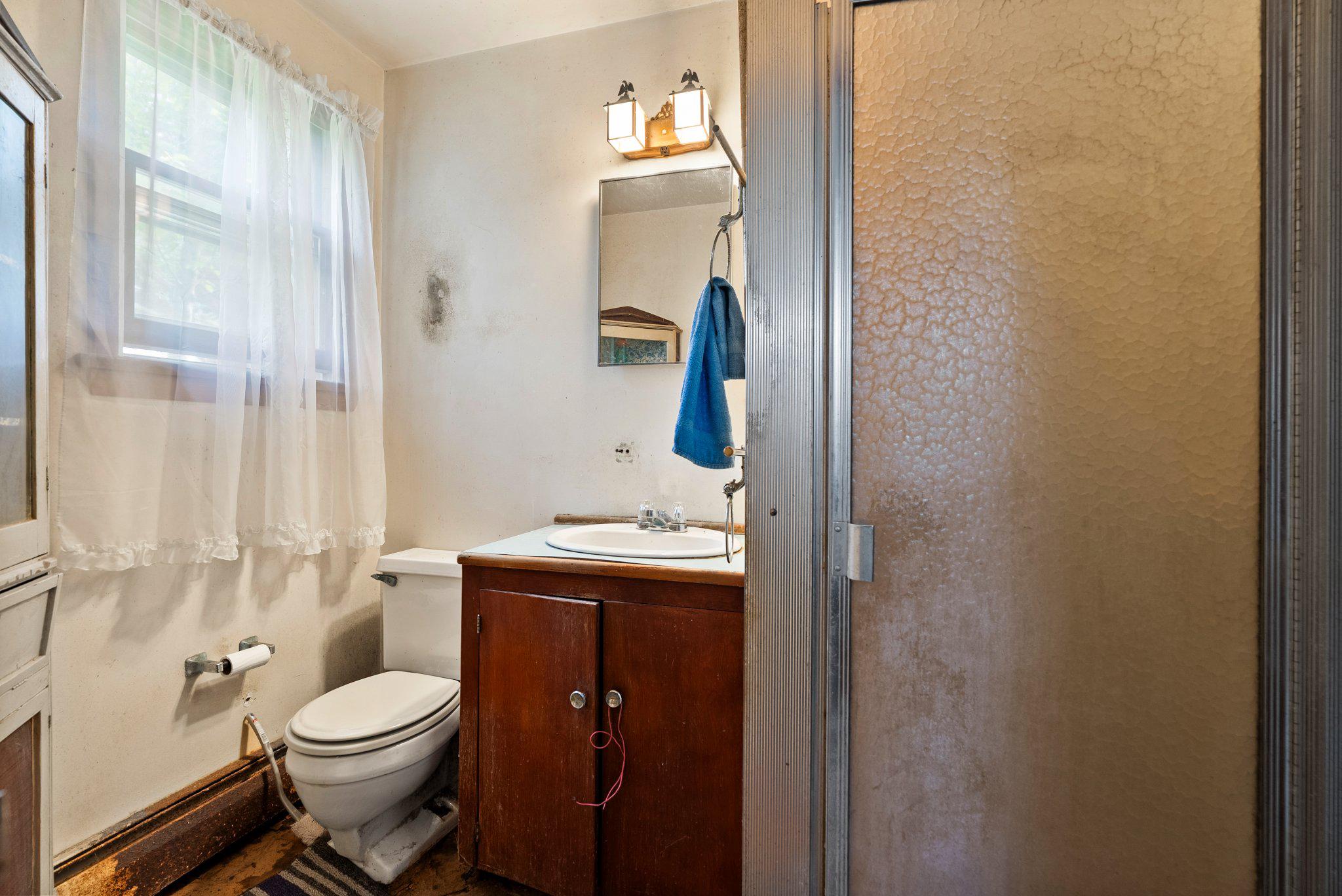 3335 Charles Street Fallston, MD 21047 - Photo 18 of 36 Main level Full Bath
