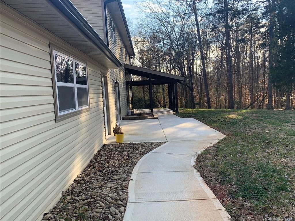 13416 Old Camden Road Midland, NC 28107 - Photo 5 of 34