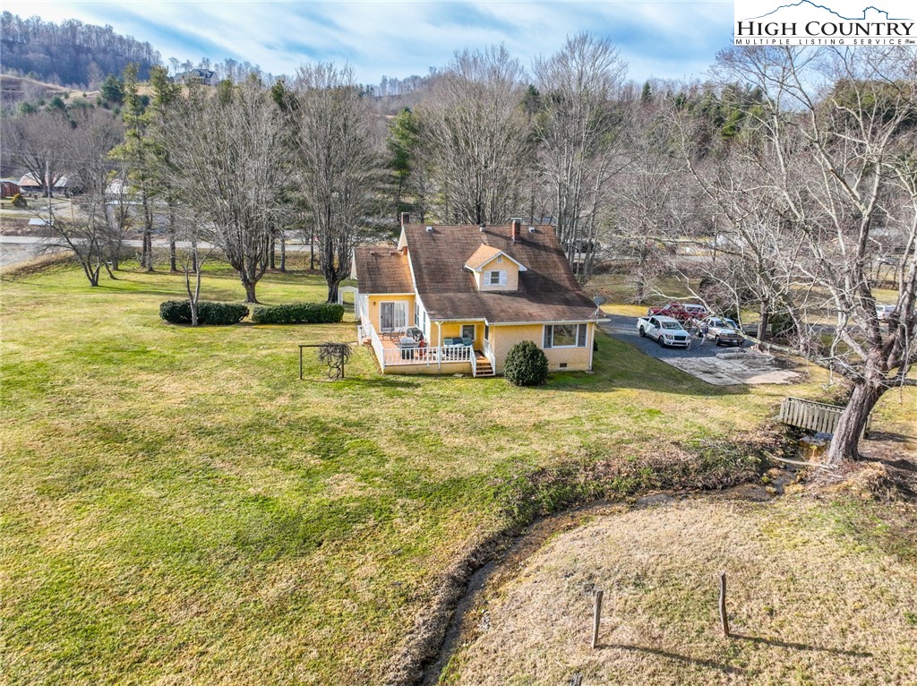 4634 Highway 421 Vilas, NC 28692 - Photo 10 of 28 a view of a houses with yard