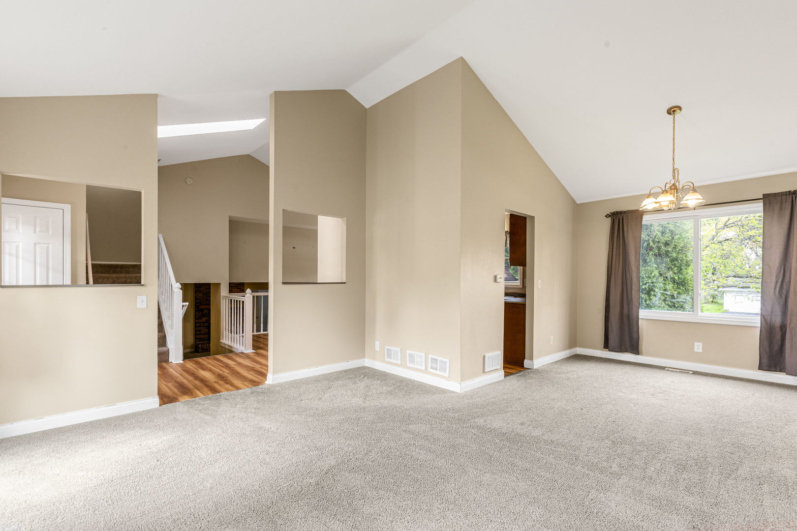 6 Cambridge Court Cary, IL 60013 - Photo 2 of 21
