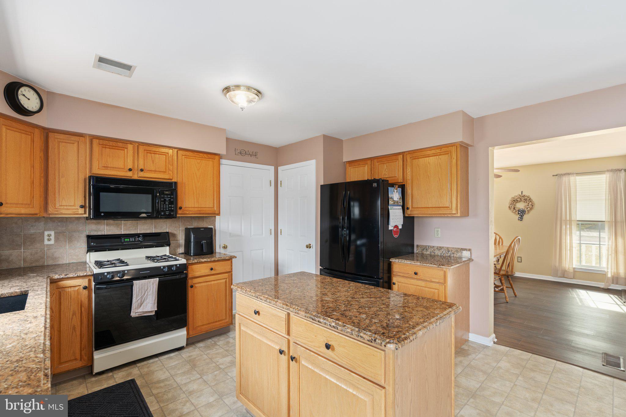 219 Strassburger Road Perkasie, PA 18944 - Photo 13 of 57 Gas Cooking