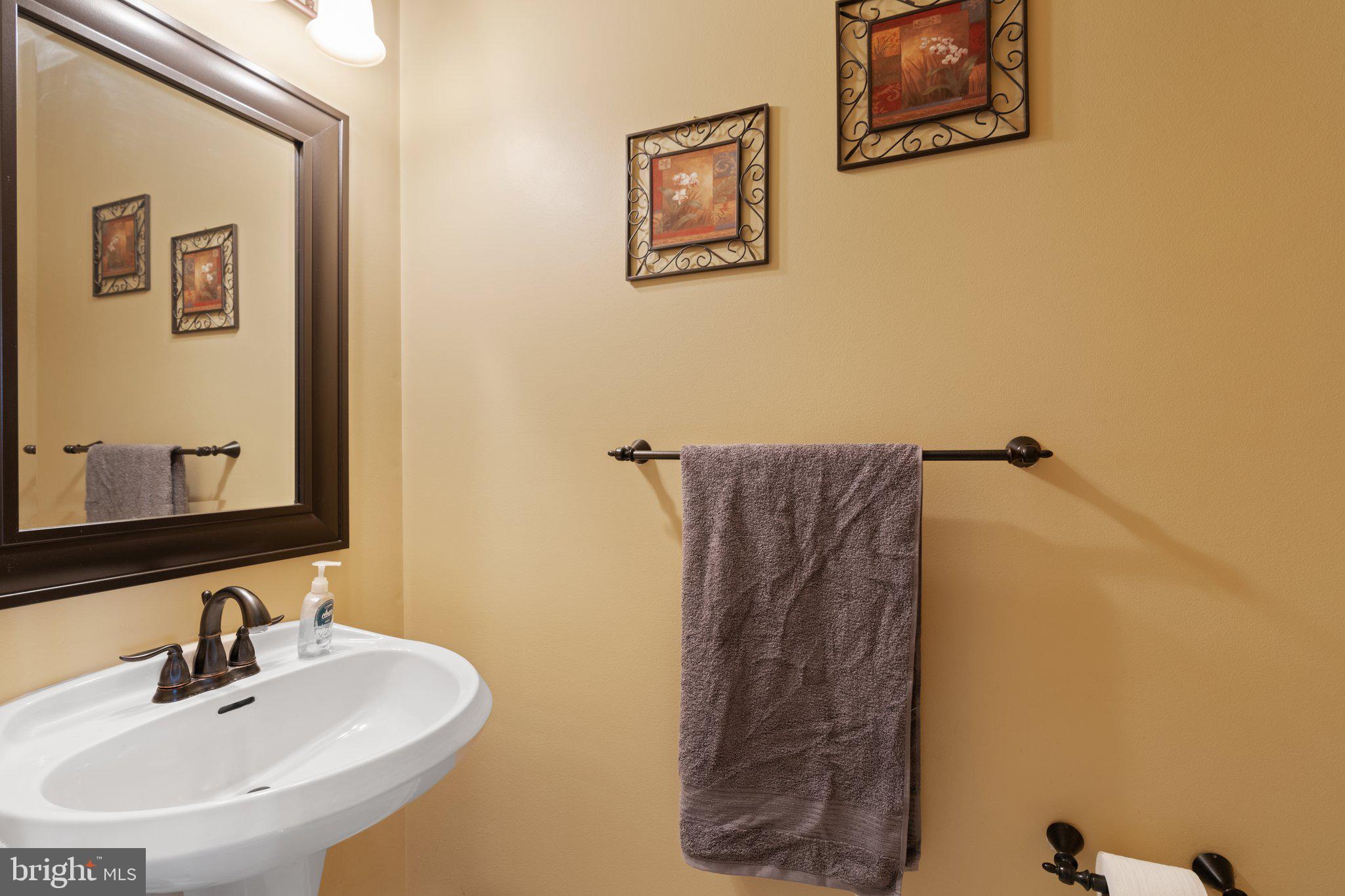 219 Strassburger Road Perkasie, PA 18944 - Photo 20 of 57 Powder Room