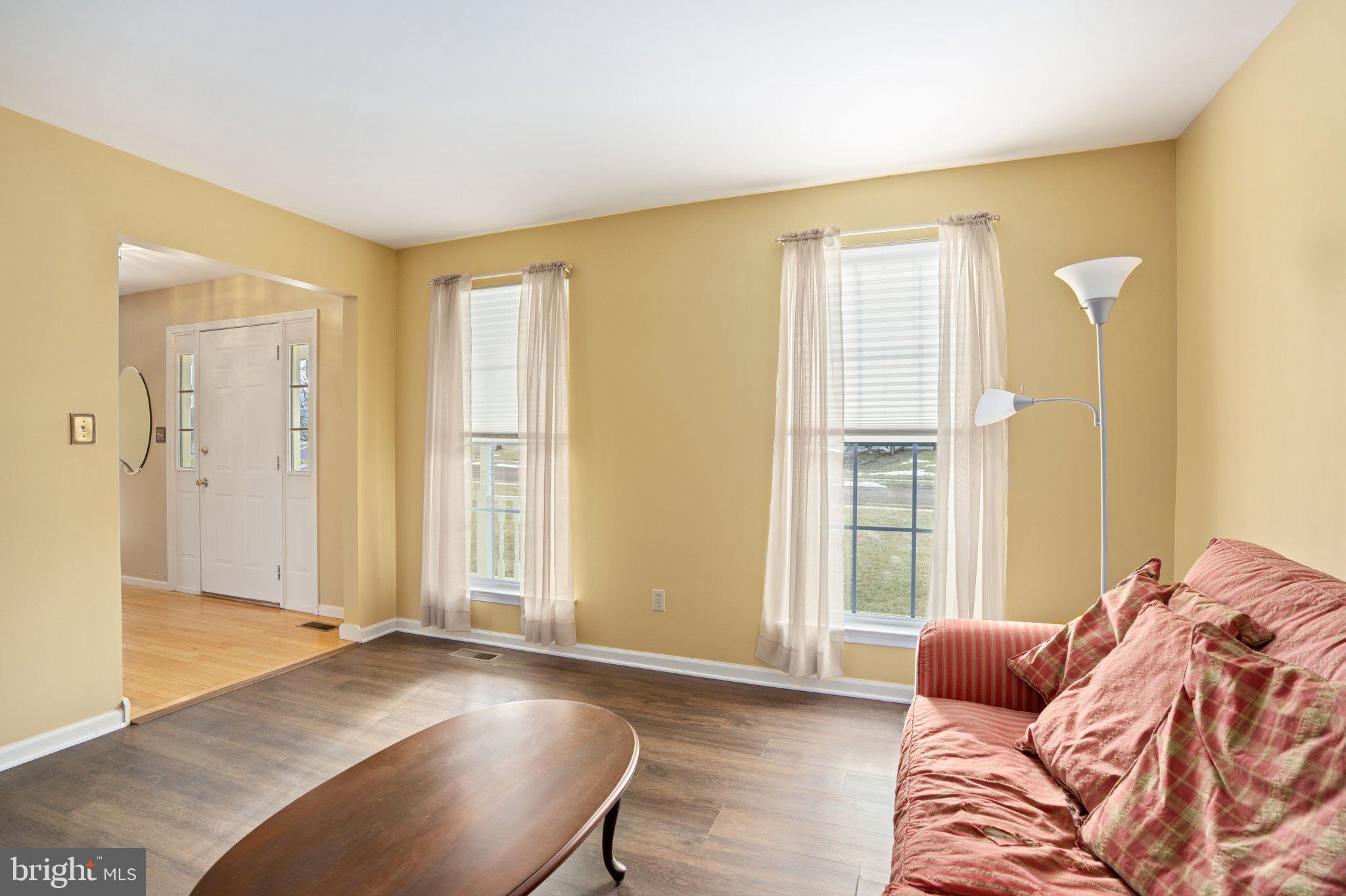 219 Strassburger Road Perkasie, PA 18944 - Photo 6 of 57 Bright Living Room