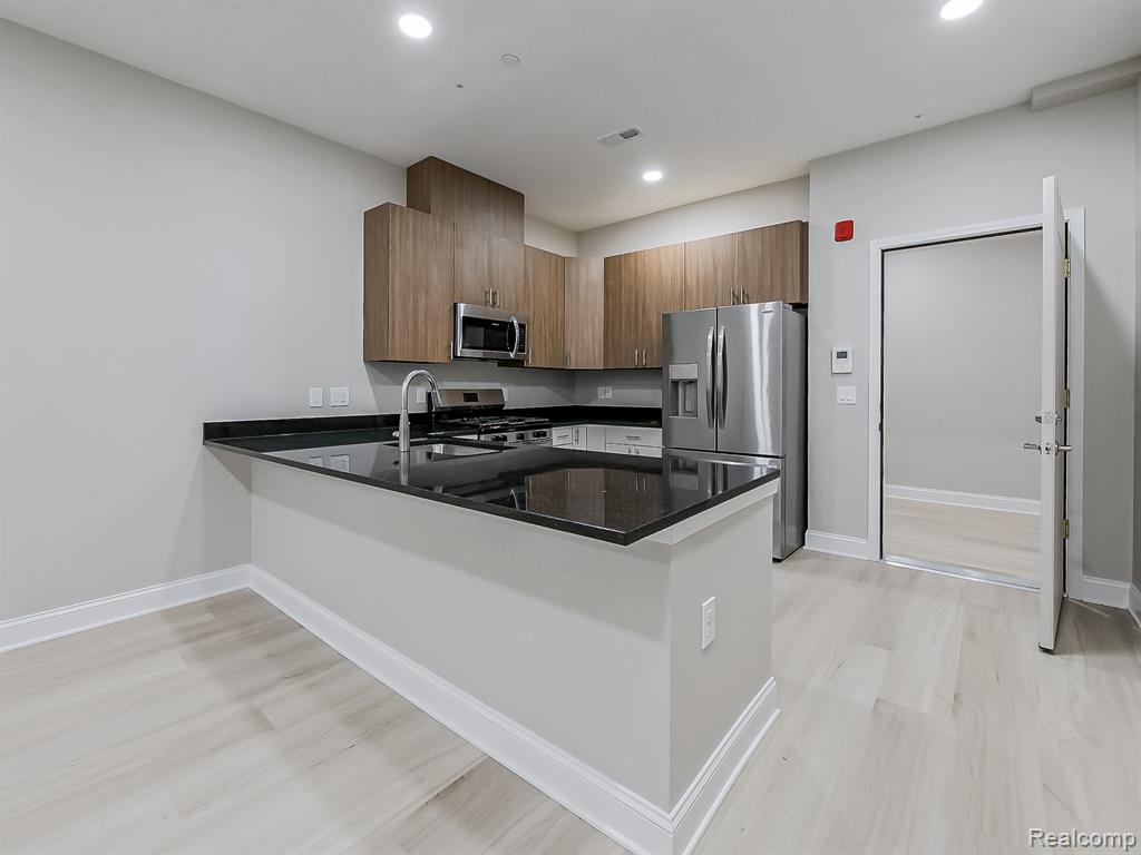 31480 Warren Road, Unit 203 Westland, MI 48185 - Photo 4 of 29