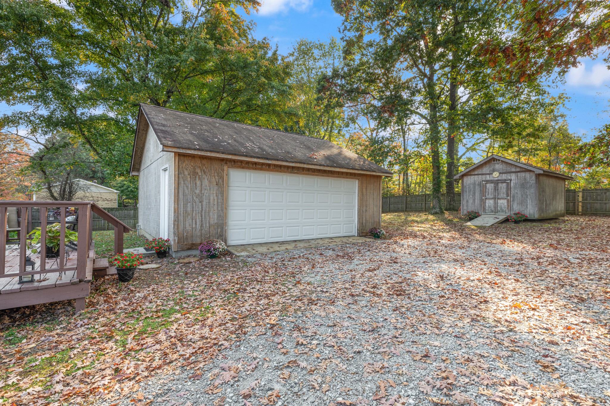 110 Nottingham Road Dickson, TN 37055 - Photo 28 of 34 a backyard of a house with lots of green space