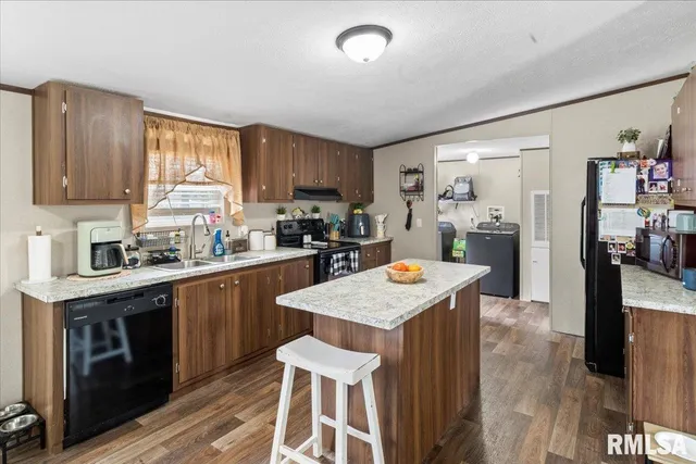 $155,000 | 1006 South Land Street, Harrisburg, IL 62946