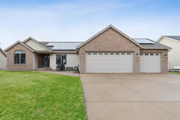 $535,000 | 1008 Scott Street, Eldridge, IA 52748