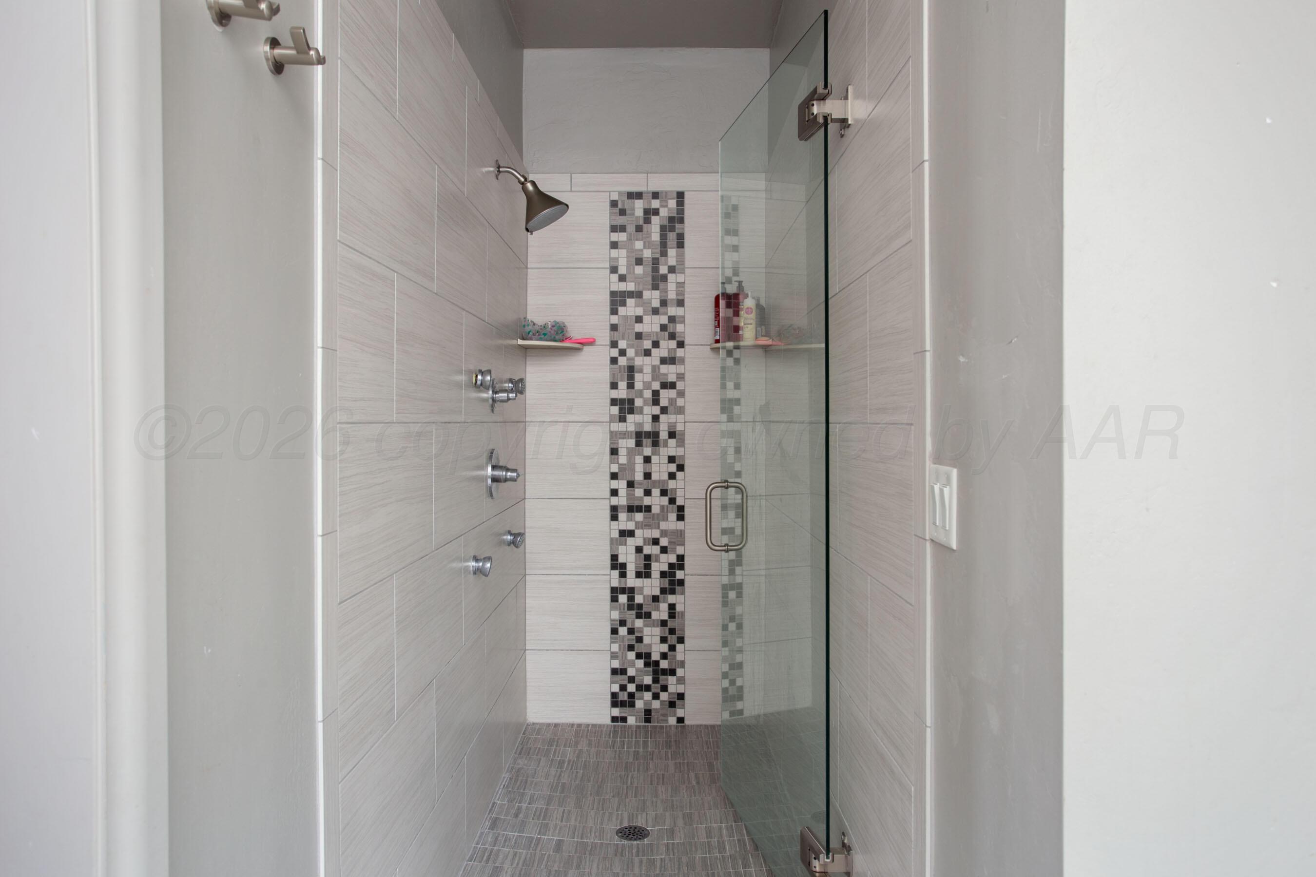 6903 Longleaf Lane Amarillo, TX 79124 - Photo 16 of 43 Primary Bathroom