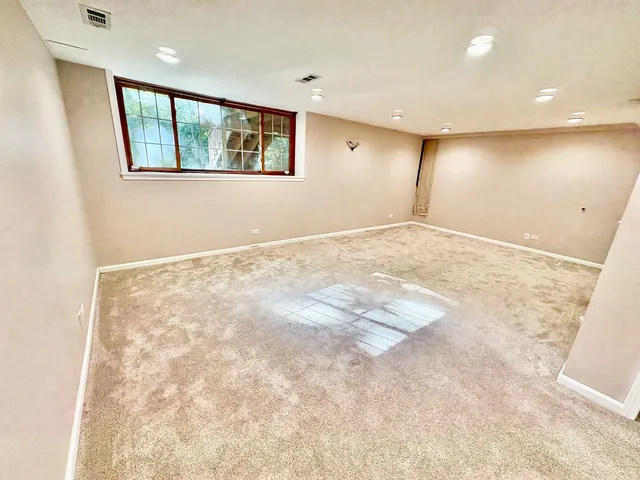 $2,895 | 213 Pamela Drive, Bolingbrook, IL 60440