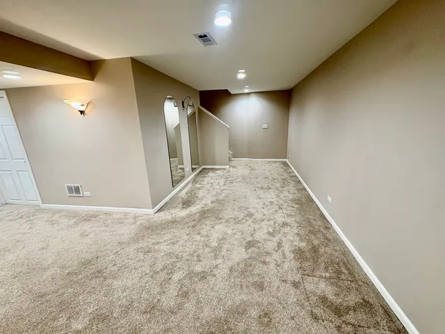 $2,895 | 213 Pamela Drive, Bolingbrook, IL 60440