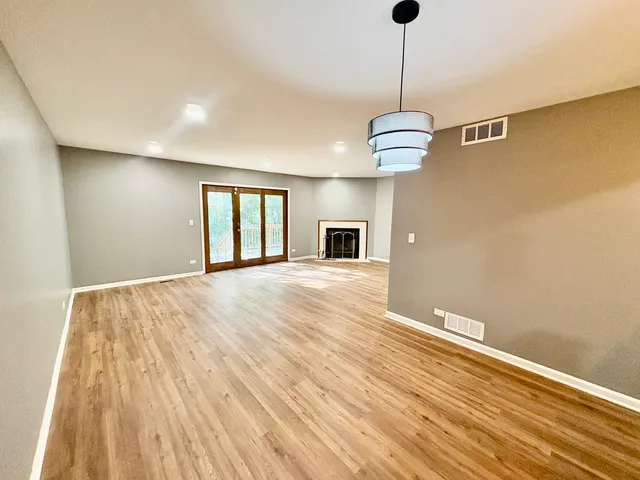 $2,895 | 213 Pamela Drive, Bolingbrook, IL 60440