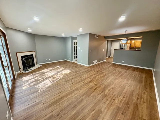 $2,895 | 213 Pamela Drive, Bolingbrook, IL 60440