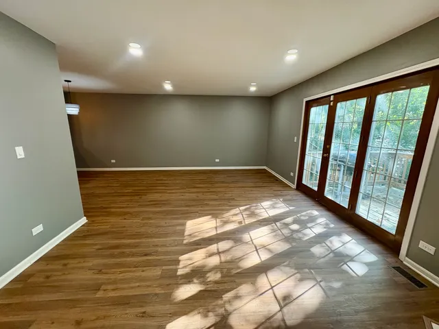 $2,895 | 213 Pamela Drive, Bolingbrook, IL 60440