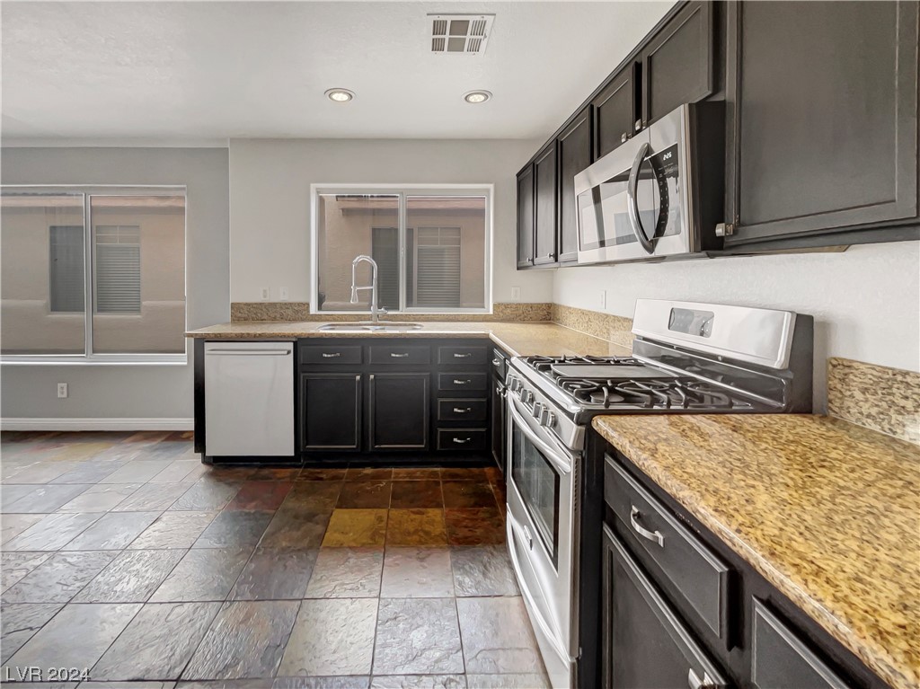 433 Riverton Road Henderson, NV 89015 - Photo 11 of 24