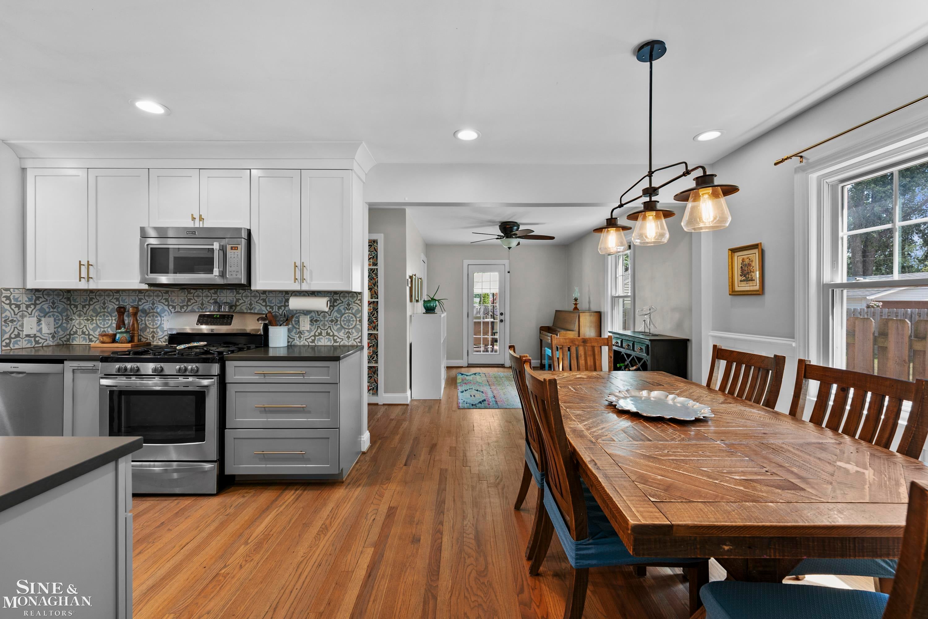 1648 Hampton Road Grosse Pointe Woods, MI 48236 - Photo 12 of 57