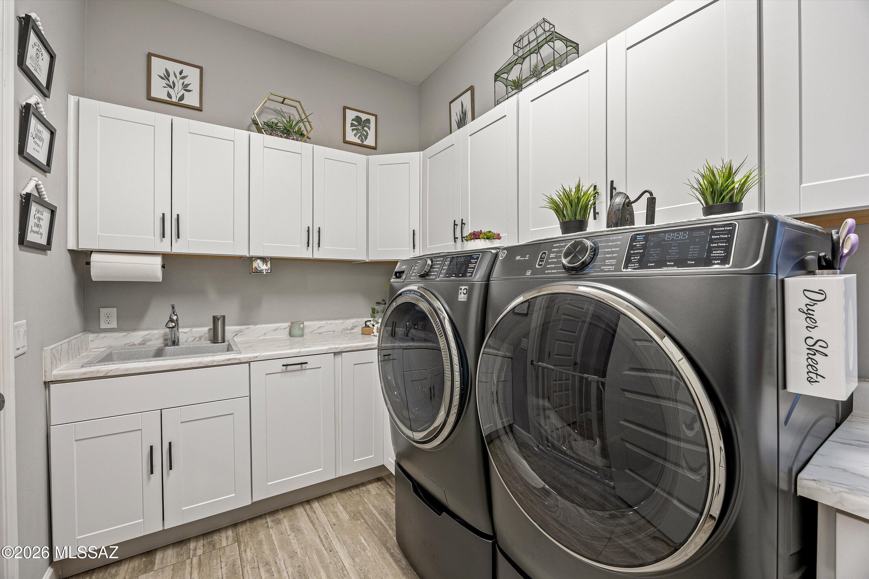 8489 North Lone Ranger Road Tucson, AZ 85743 - Photo 41 of 50 Spacious laundry room.