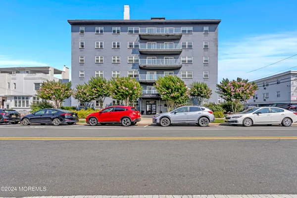 $2,000 | 1706 Park Avenue, Unit 4C, Asbury Park, NJ 07712