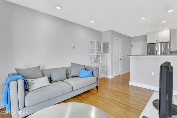 $2,000 | 1706 Park Avenue, Unit 4C, Asbury Park, NJ 07712