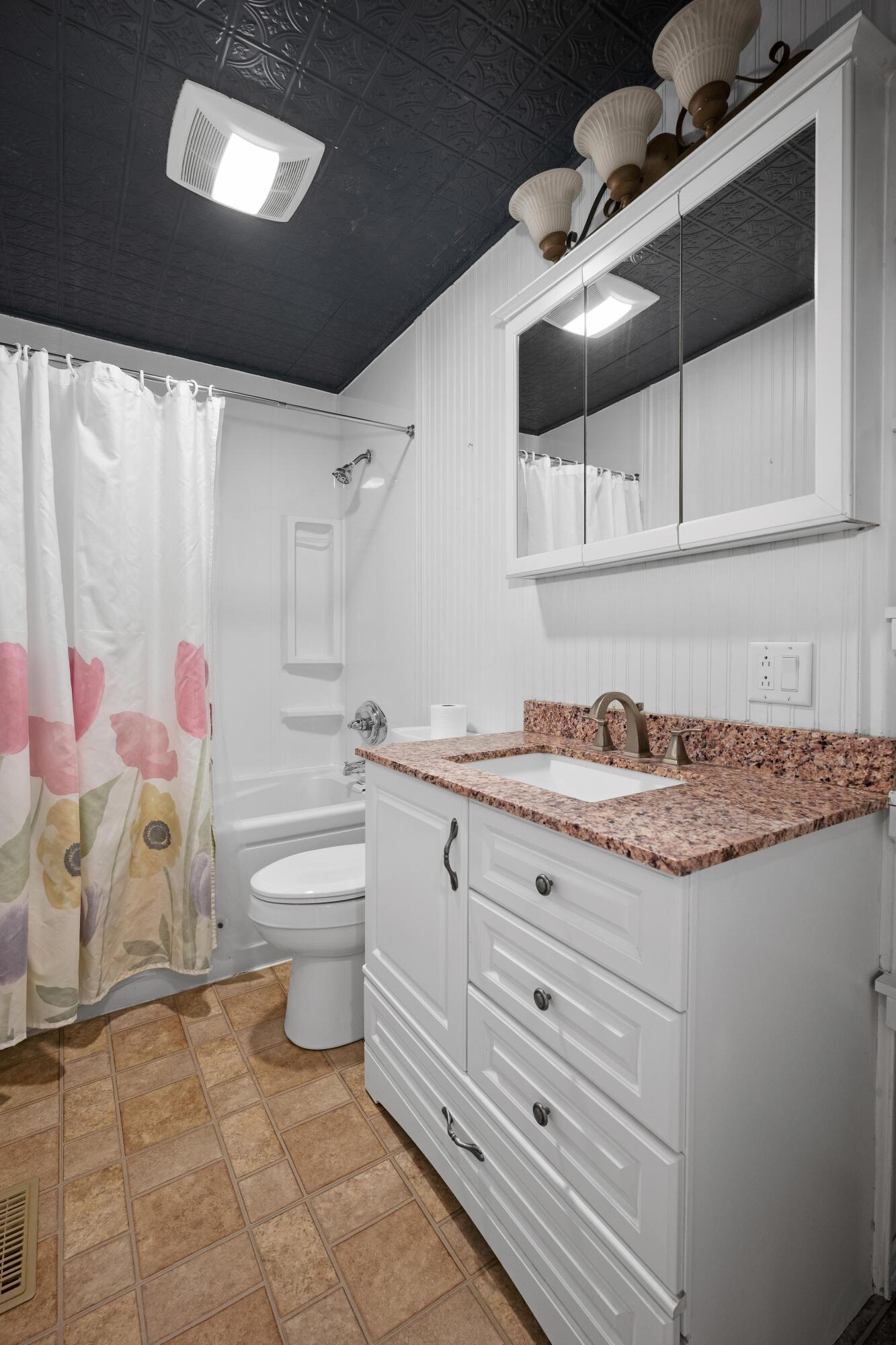 5641 Larch Drive Jackson, MI 49201 - Photo 12 of 33 Upstairs Bath