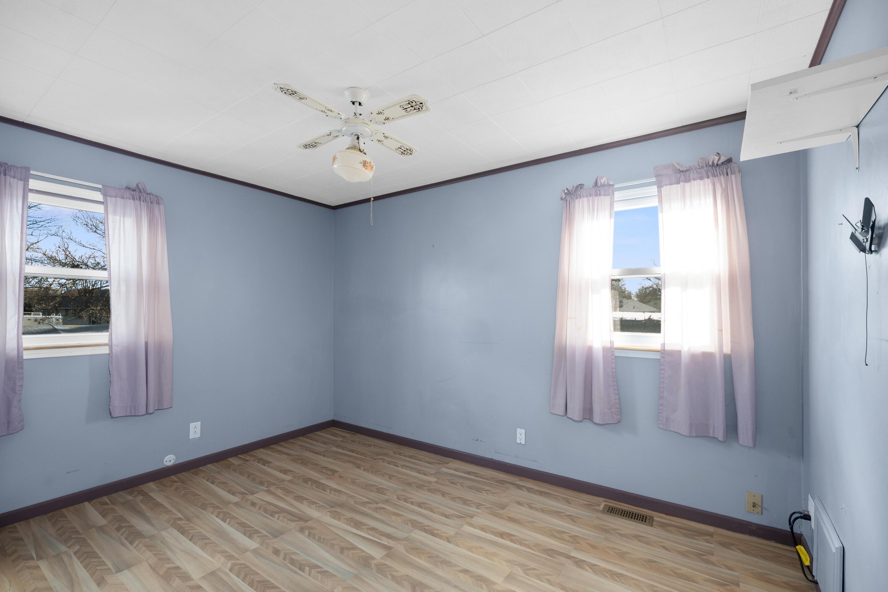 5641 Larch Drive Jackson, MI 49201 - Photo 15 of 33 Second Bedroom 1