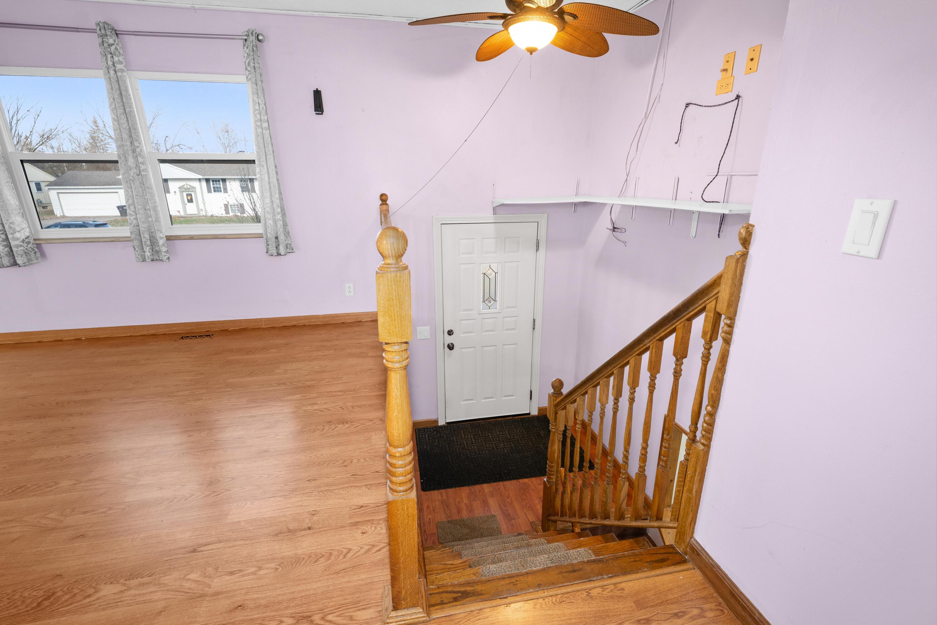 5641 Larch Drive Jackson, MI 49201 - Photo 17 of 33 Stairs/Entry